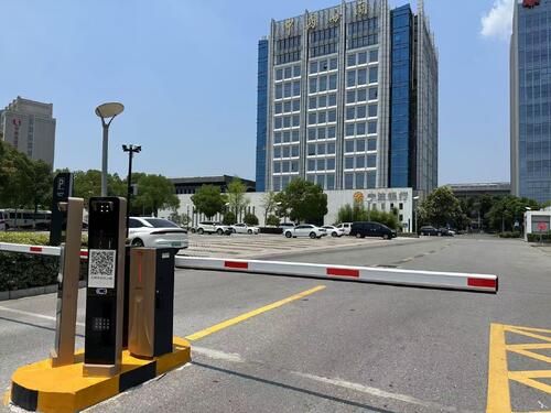 kasus perusahaan terbaru tentang E40Pro Barrier Gate for Business Park Parking Lot