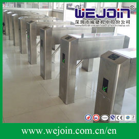 Arah ganda Turnstile Barrier Gate 30 ~ 40 Orang / Min 36W Lengan Auto Menjatuhkan