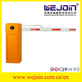Folding Boom Gate Intelligent Barrier 6m Max Panjang Boom 220V Panduan Rilis